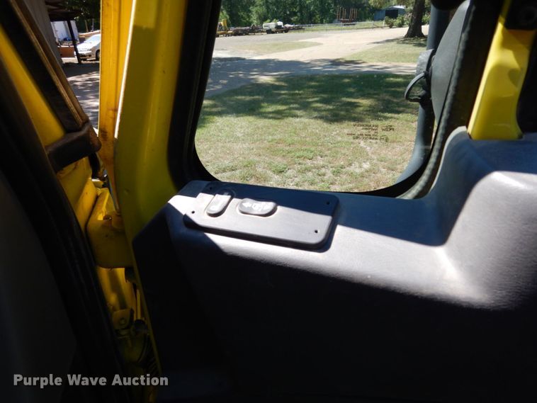 image for item DK0365 2012 International DuraStar 4300  truck cab and chassis