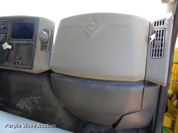 image for item DK0365 2012 International DuraStar 4300  truck cab and chassis