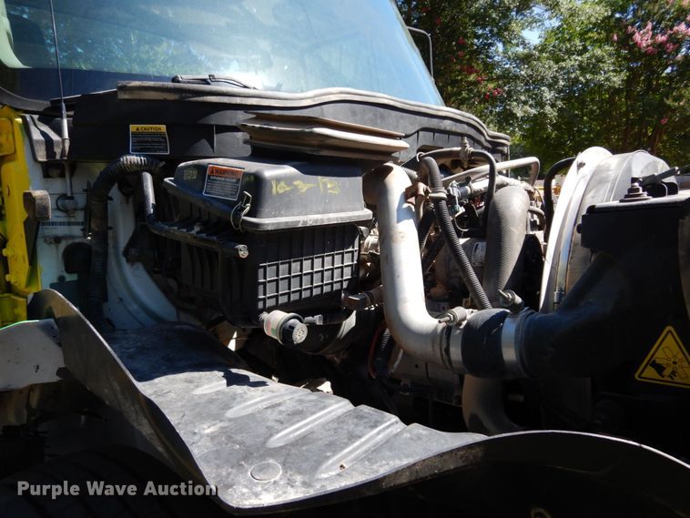 image for item DK0365 2012 International DuraStar 4300  truck cab and chassis