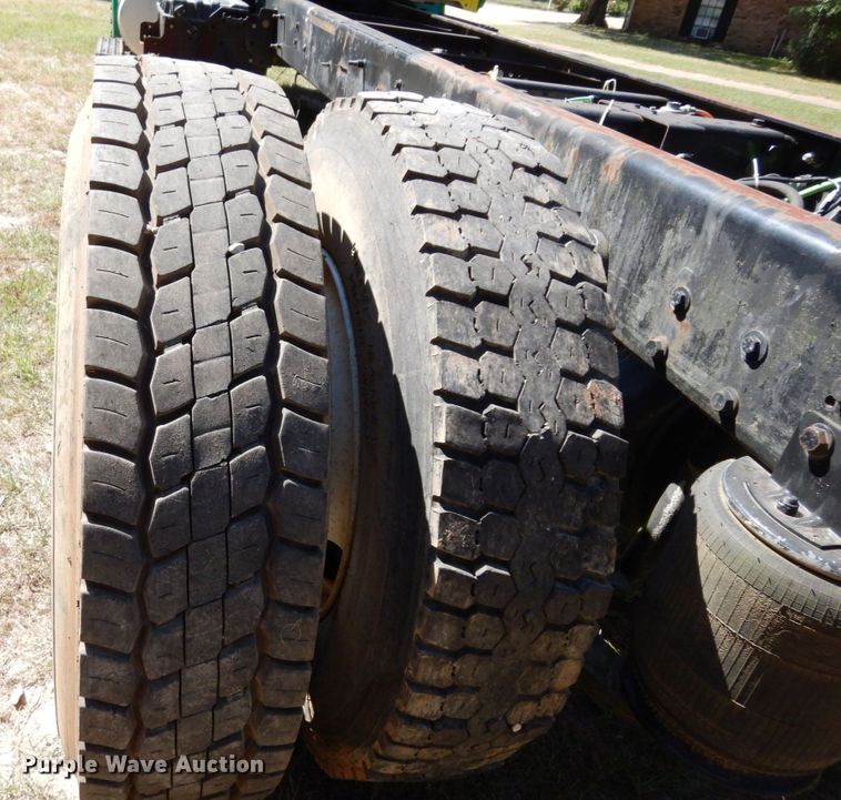 image for item DK0365 2012 International DuraStar 4300  truck cab and chassis