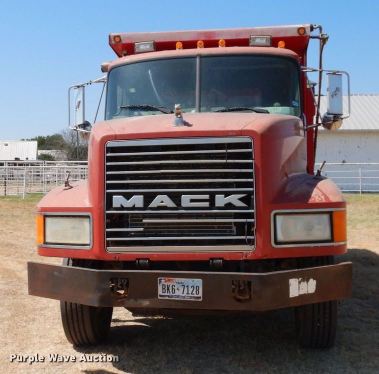 image for item DK0382 1996 Mack CH613  dump truck