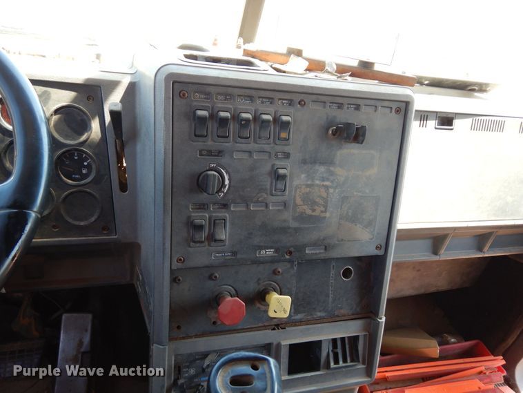 image for item DK0382 1996 Mack CH613  dump truck