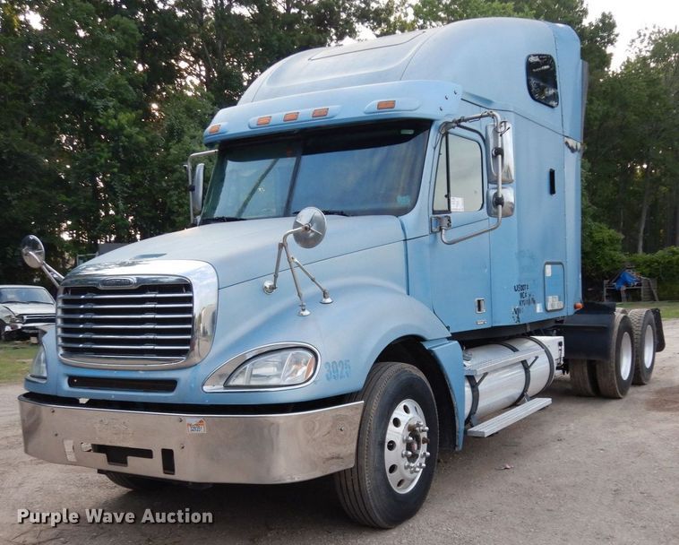 image for item DK0388 2006 Freightliner Columbia  semi truck