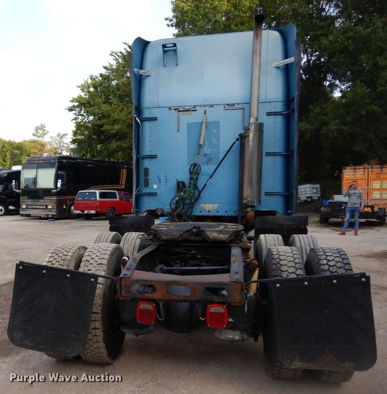 image for item DK0388 2006 Freightliner Columbia  semi truck