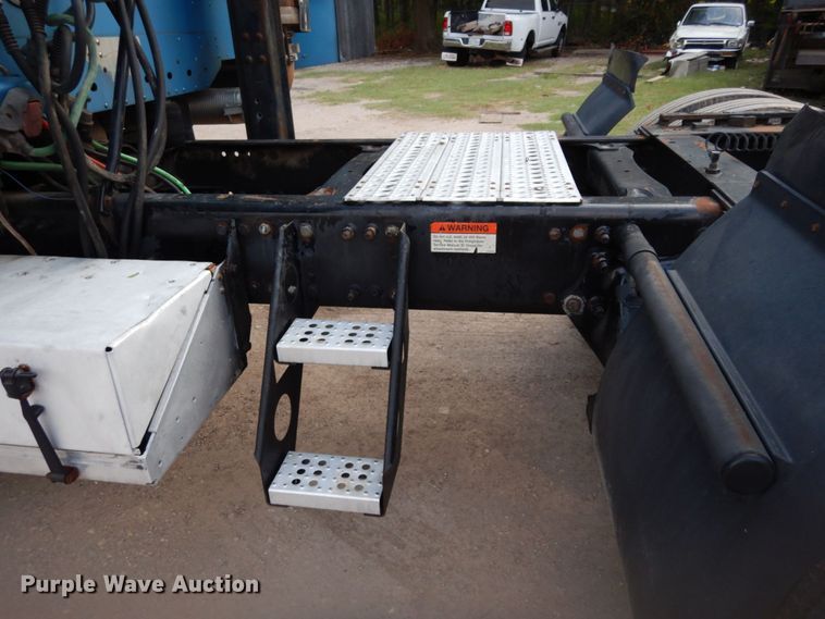 image for item DK0388 2006 Freightliner Columbia  semi truck