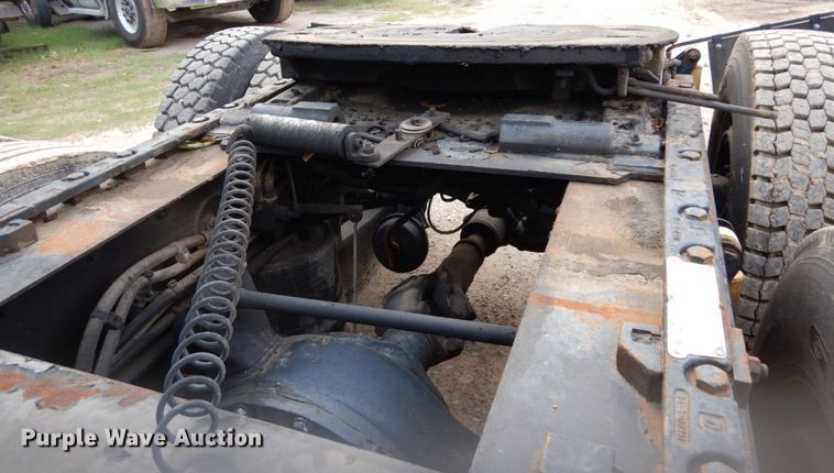 image for item DK0388 2006 Freightliner Columbia  semi truck