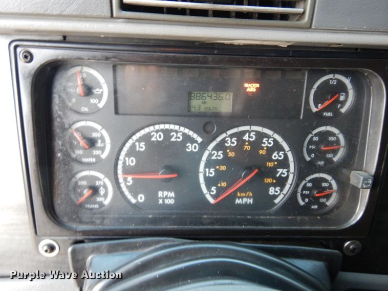 image for item DK0388 2006 Freightliner Columbia  semi truck