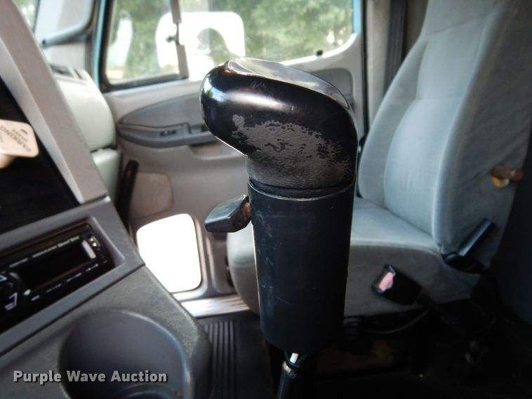 image for item DK0388 2006 Freightliner Columbia  semi truck