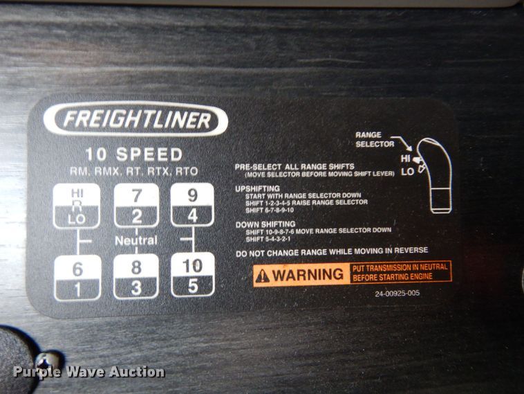 image for item DK0388 2006 Freightliner Columbia  semi truck