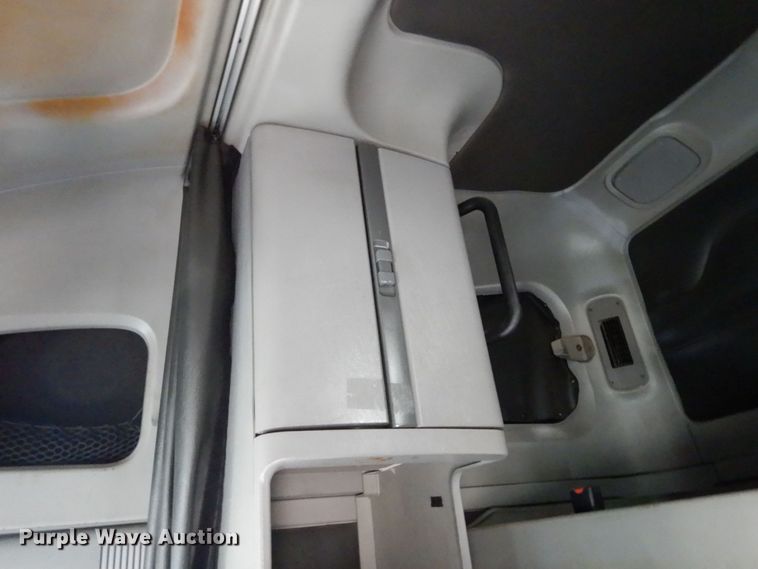 image for item DK0388 2006 Freightliner Columbia  semi truck