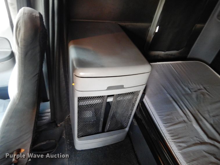 image for item DK0388 2006 Freightliner Columbia  semi truck