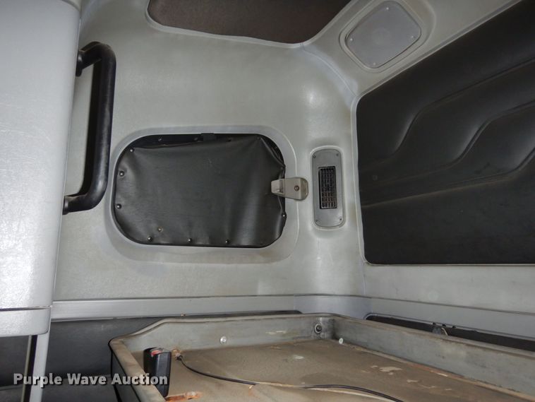 image for item DK0388 2006 Freightliner Columbia  semi truck