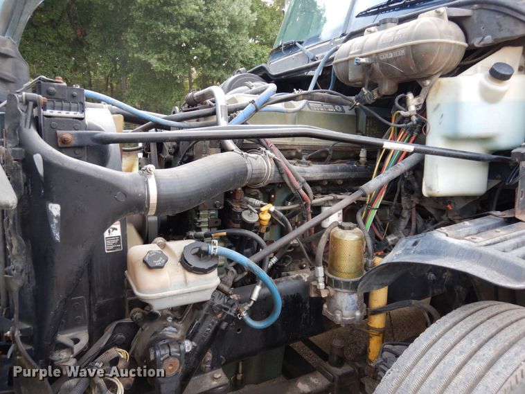 image for item DK0388 2006 Freightliner Columbia  semi truck