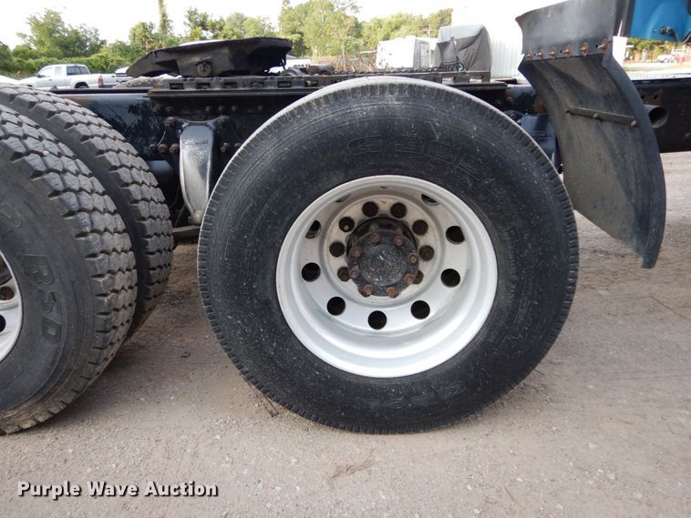 image for item DK0388 2006 Freightliner Columbia  semi truck