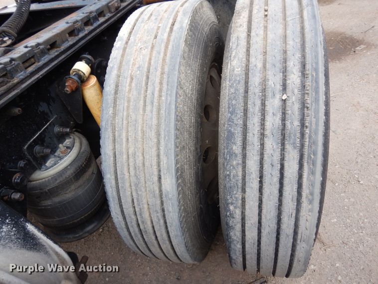 image for item DK0388 2006 Freightliner Columbia  semi truck