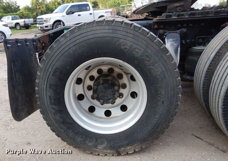 image for item DK0388 2006 Freightliner Columbia  semi truck