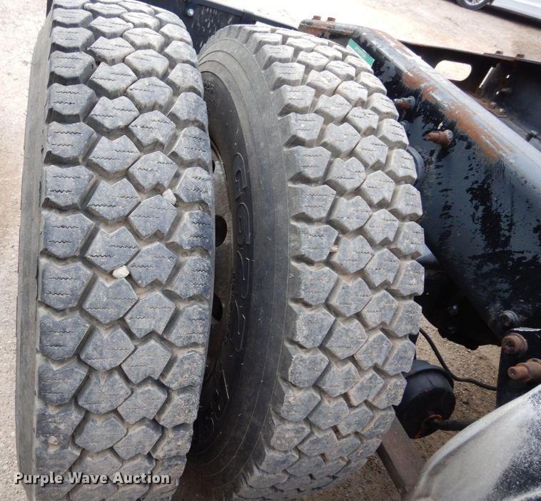 image for item DK0388 2006 Freightliner Columbia  semi truck