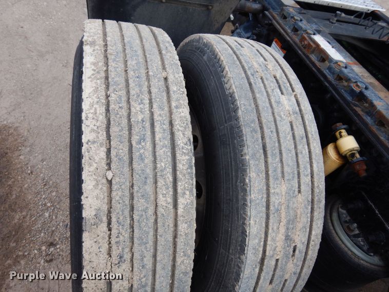 image for item DK0388 2006 Freightliner Columbia  semi truck