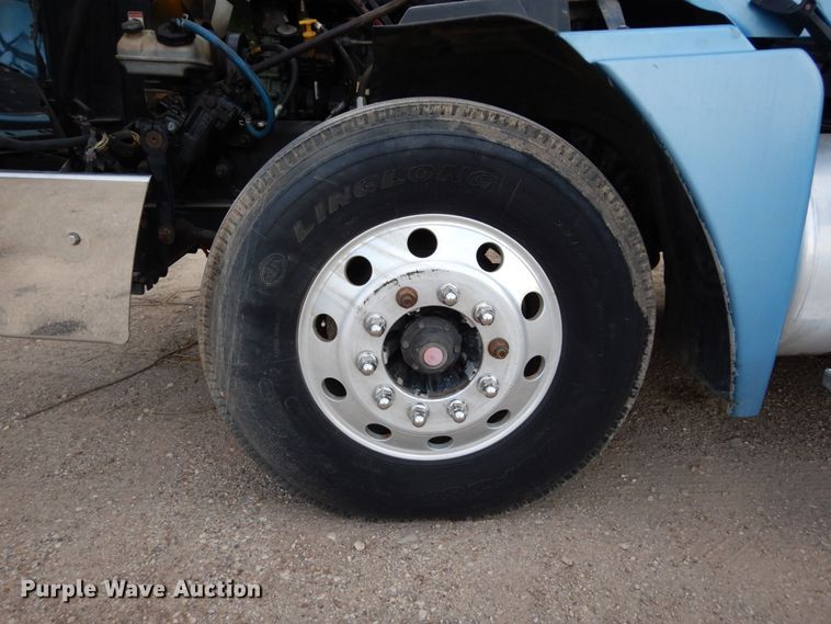 image for item DK0388 2006 Freightliner Columbia  semi truck