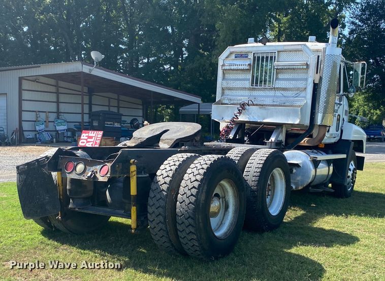 image for item DK6253 1998 Mack CH613  semi truck