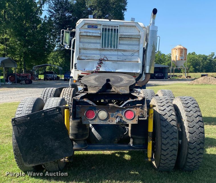 image for item DK6253 1998 Mack CH613  semi truck