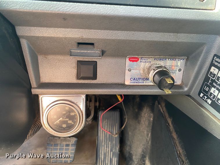 image for item DK6253 1998 Mack CH613  semi truck