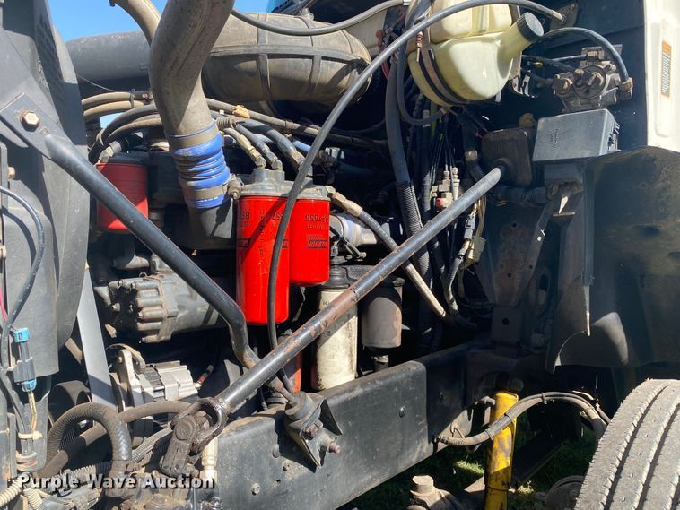 image for item DK6253 1998 Mack CH613  semi truck