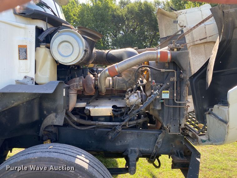 image for item DK6253 1998 Mack CH613  semi truck