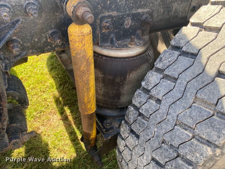 image for item DK6253 1998 Mack CH613  semi truck