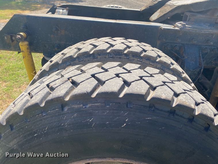 image for item DK6253 1998 Mack CH613  semi truck