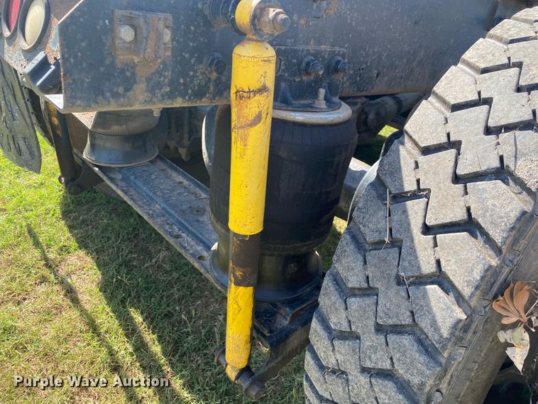 image for item DK6253 1998 Mack CH613  semi truck