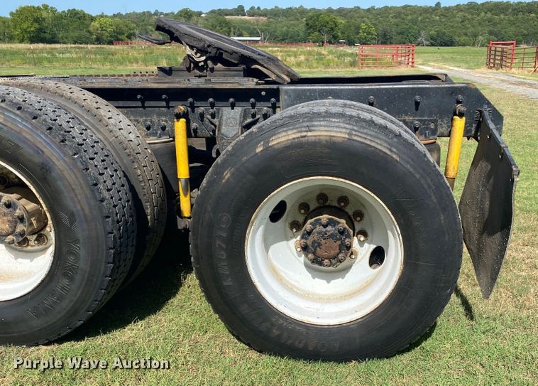 image for item DK6253 1998 Mack CH613  semi truck