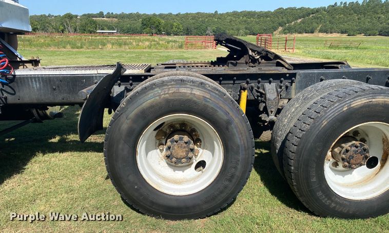 image for item DK6253 1998 Mack CH613  semi truck