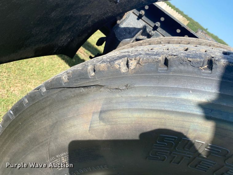 image for item DK6253 1998 Mack CH613  semi truck