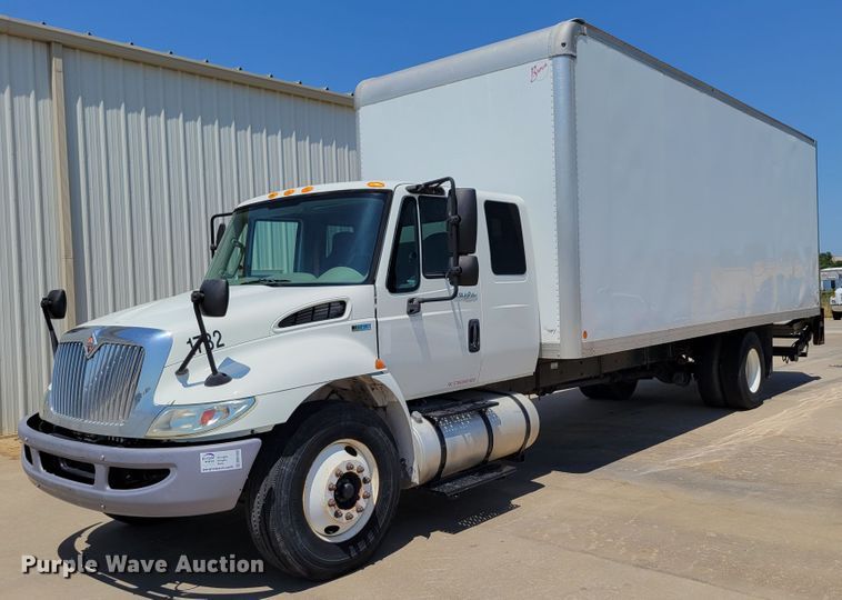 image for item DM2400 2012 International DuraStar 4300  box truck