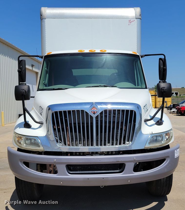 image for item DM2400 2012 International DuraStar 4300  box truck