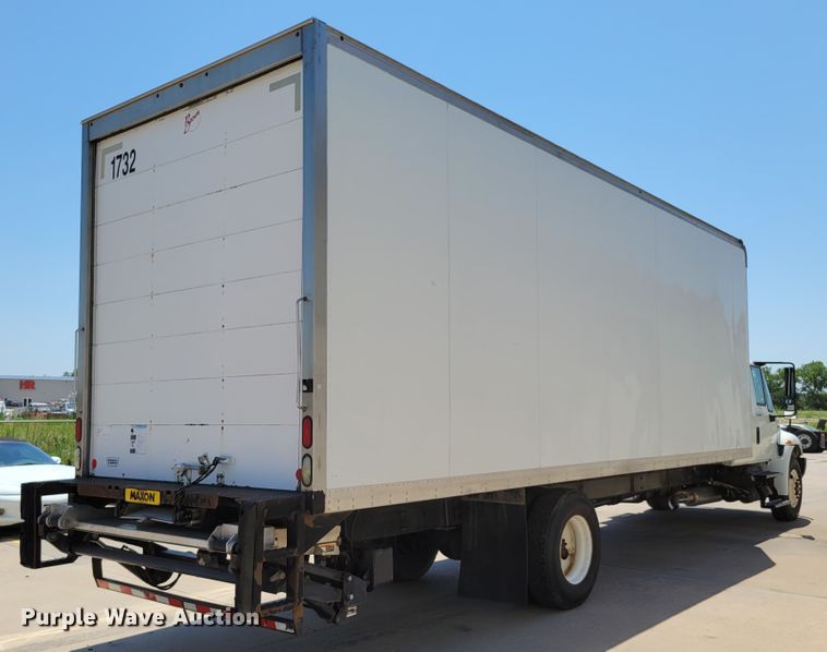 image for item DM2400 2012 International DuraStar 4300  box truck