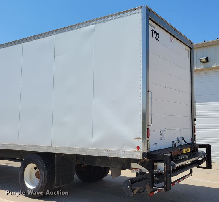 image for item DM2400 2012 International DuraStar 4300  box truck