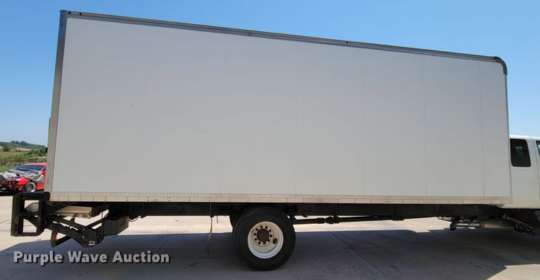 image for item DM2400 2012 International DuraStar 4300  box truck
