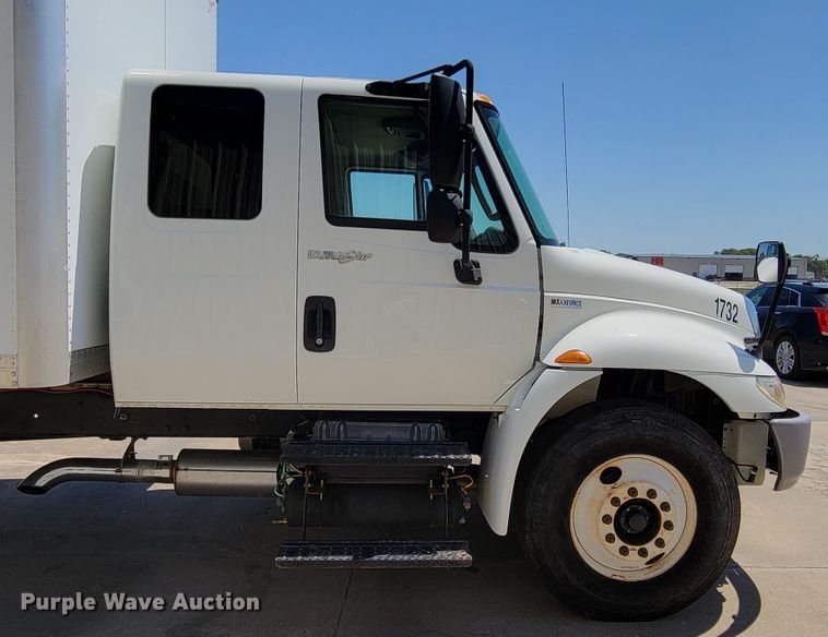 image for item DM2400 2012 International DuraStar 4300  box truck