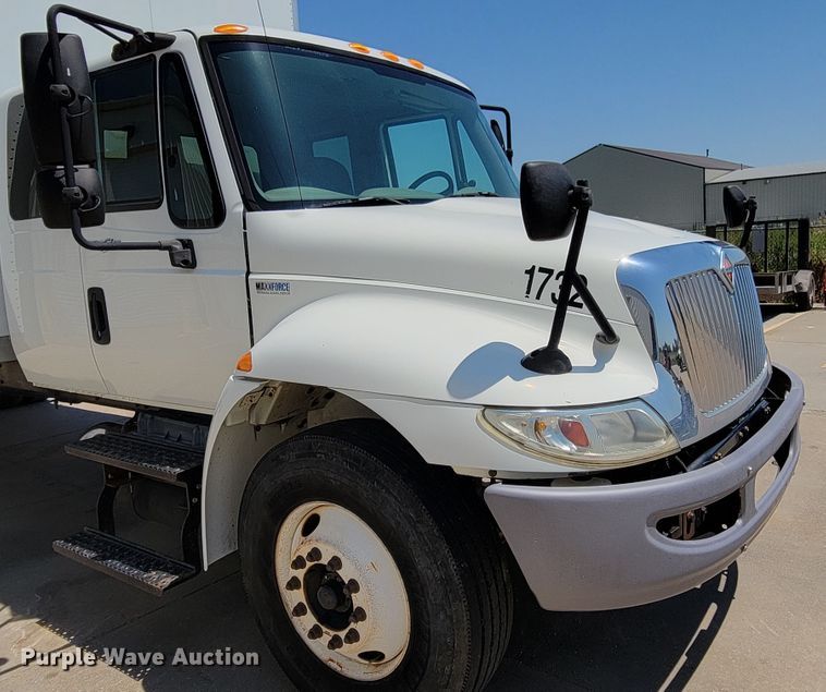 image for item DM2400 2012 International DuraStar 4300  box truck