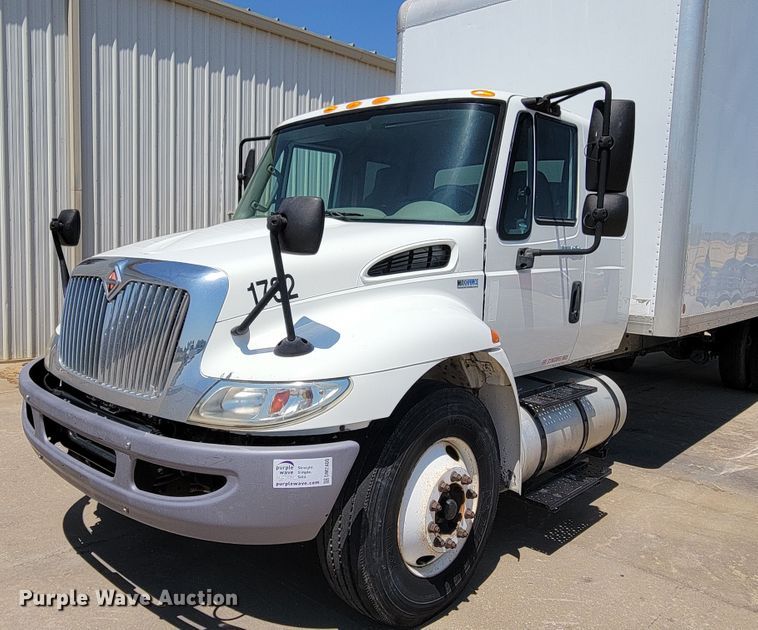 image for item DM2400 2012 International DuraStar 4300  box truck