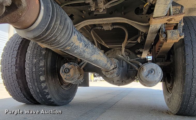 image for item DM2400 2012 International DuraStar 4300  box truck