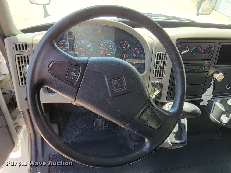 image for item DM2400 2012 International DuraStar 4300  box truck