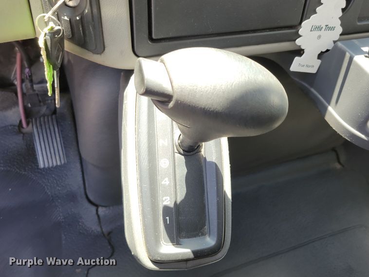 image for item DM2400 2012 International DuraStar 4300  box truck