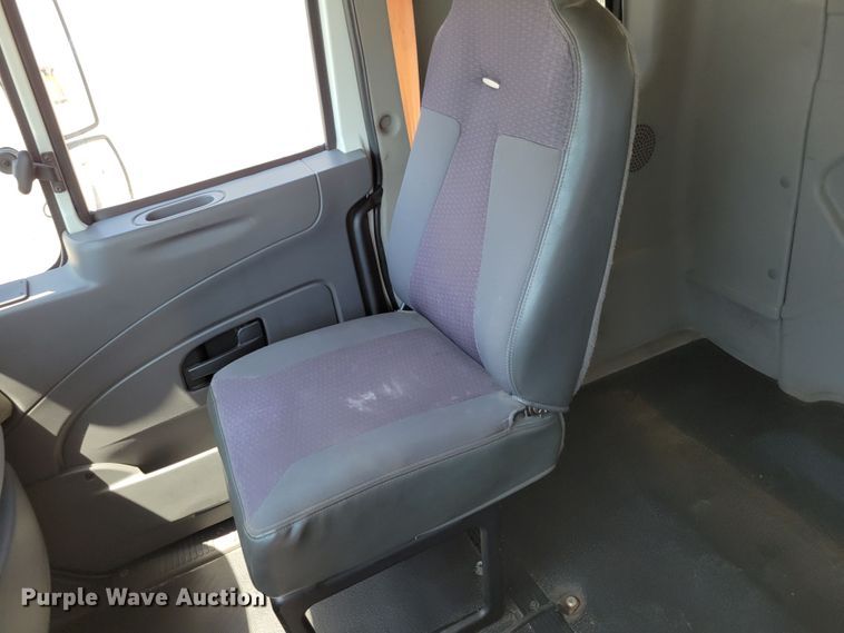 image for item DM2400 2012 International DuraStar 4300  box truck