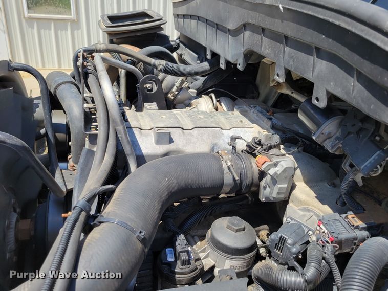 image for item DM2400 2012 International DuraStar 4300  box truck