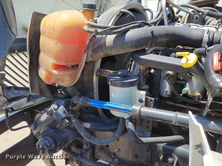 image for item DM2400 2012 International DuraStar 4300  box truck