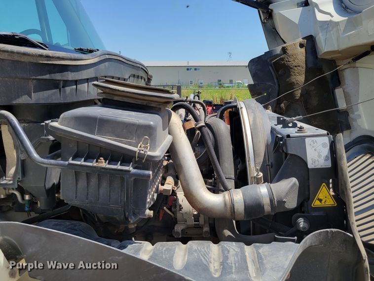 image for item DM2400 2012 International DuraStar 4300  box truck