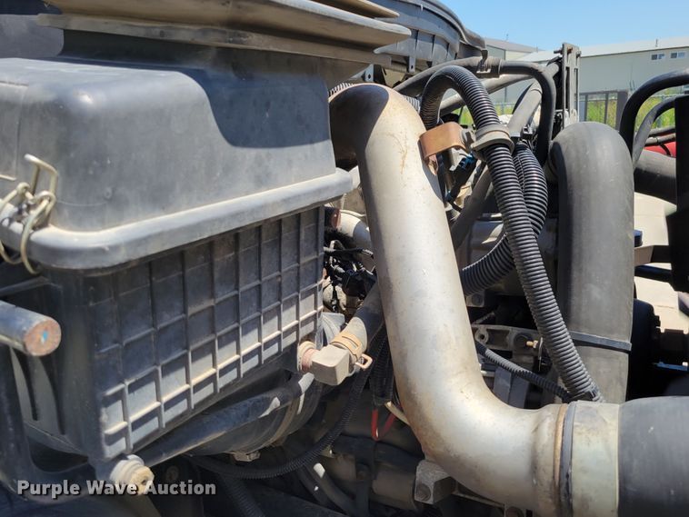 image for item DM2400 2012 International DuraStar 4300  box truck